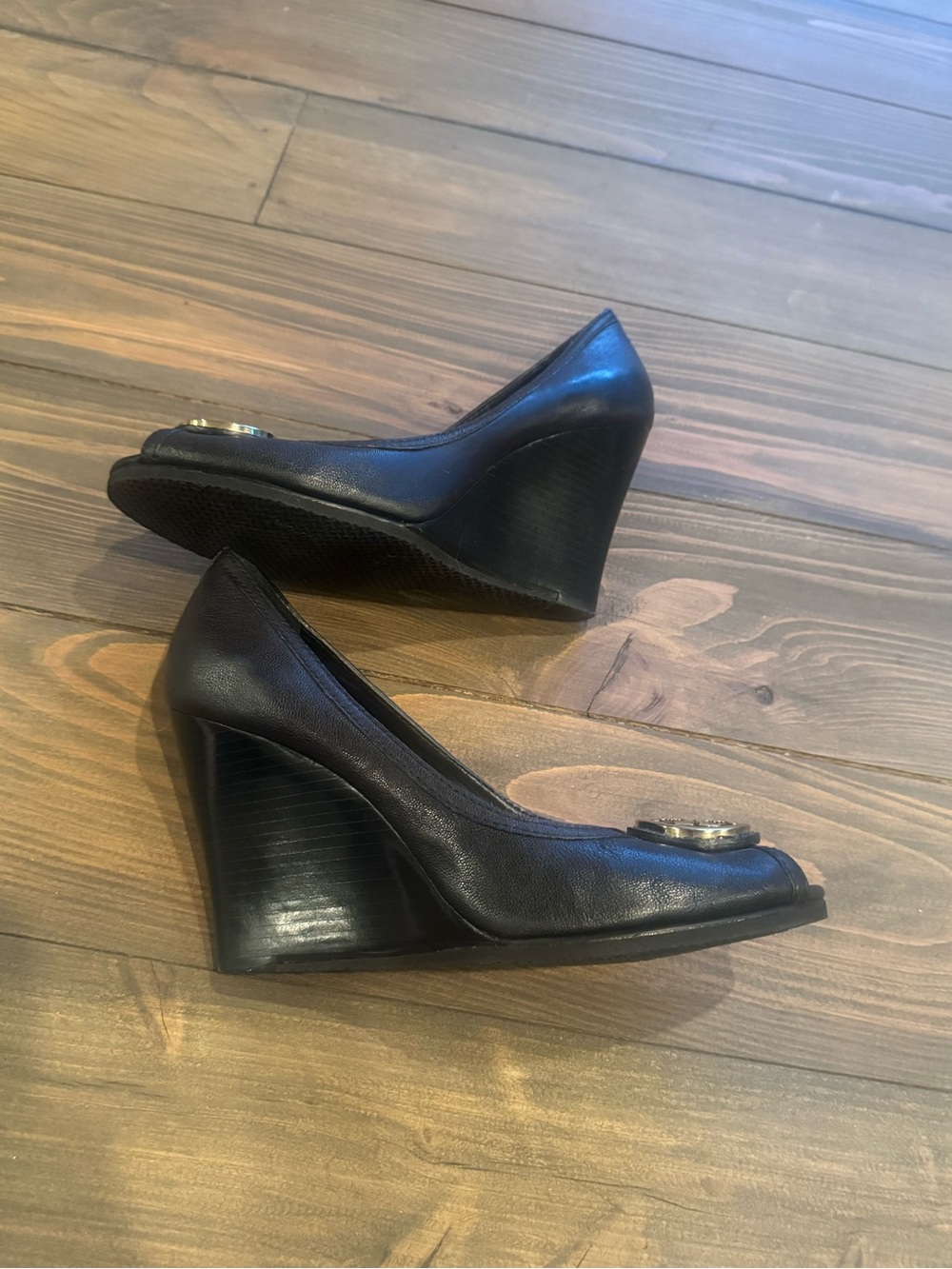 Tory Burch Wedge Heels 9.5M Black Leather - Picture 10 of 16